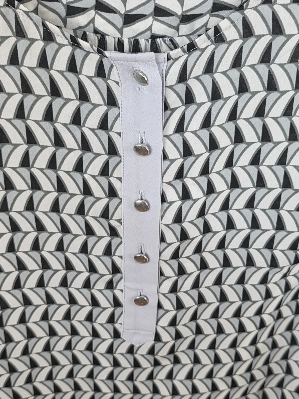 Banana Republic Black & White Geometric Print Chiffon Blouse Size Small